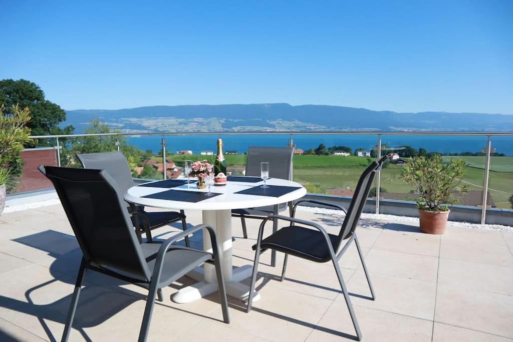 Chalet With Stunning Lake And Mountain Views Avec Une Vue A Couper Le Souffle, Une Spacieuse Terrasse Et Jardin Chatillon  Екстериор снимка
